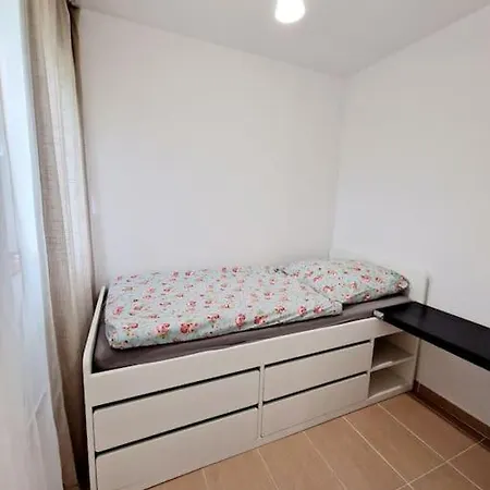 With Parking In 4